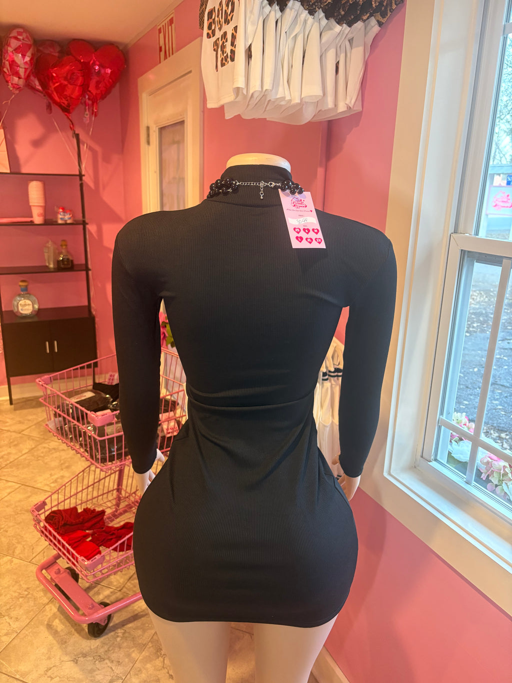 Fitted Night-out Dress 🖤