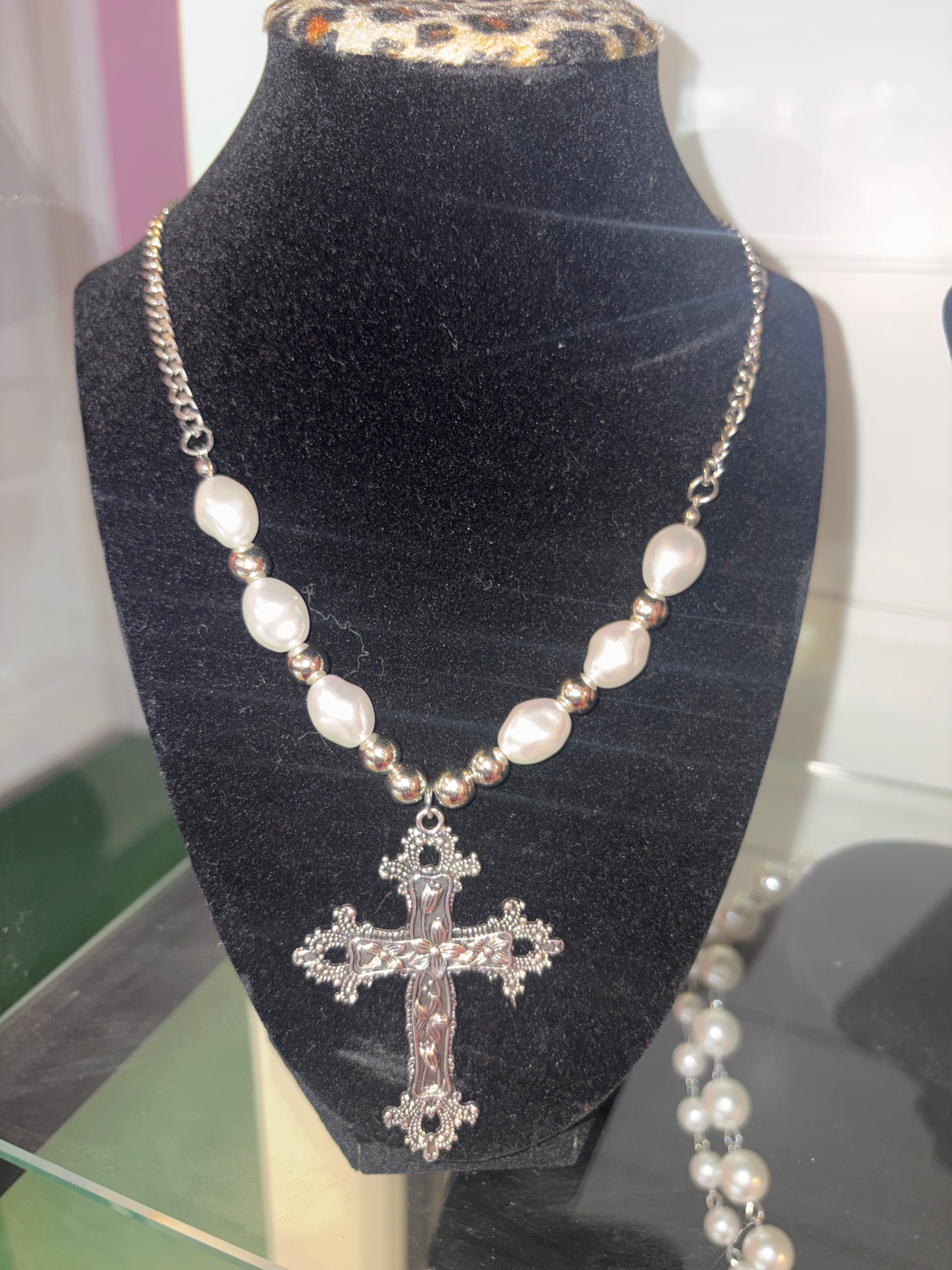 Single Cross Necklace ⚔️